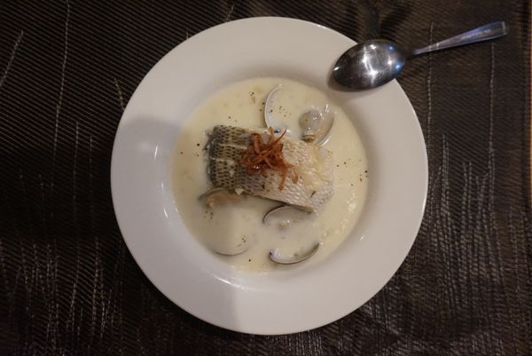 最後加微微海鹽
黑胡椒粒就可以起鍋擺盤~