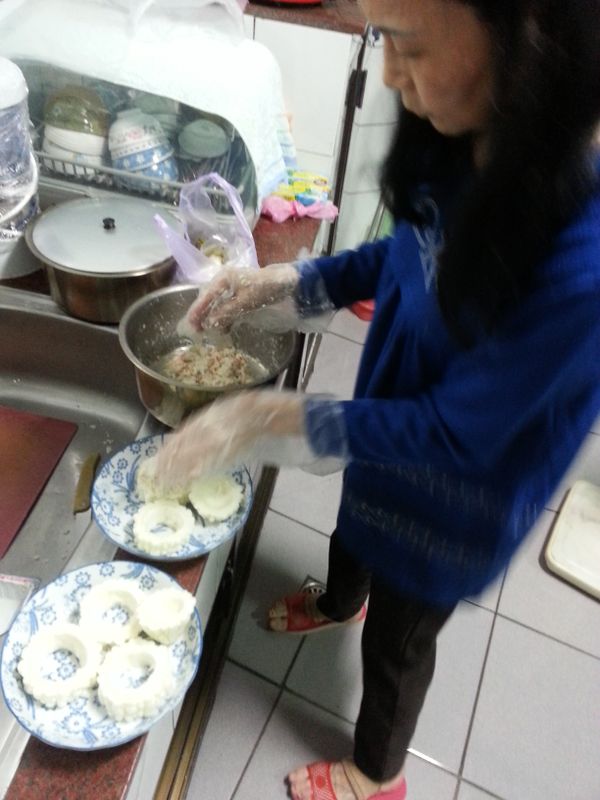 苦瓜鋪平，不然料會跑出來哦