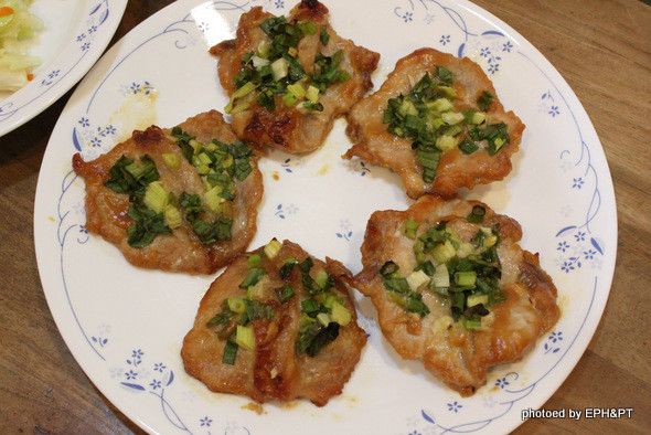 烤箱鋪上烘焙紙，220度烤12-15分鐘即完成。