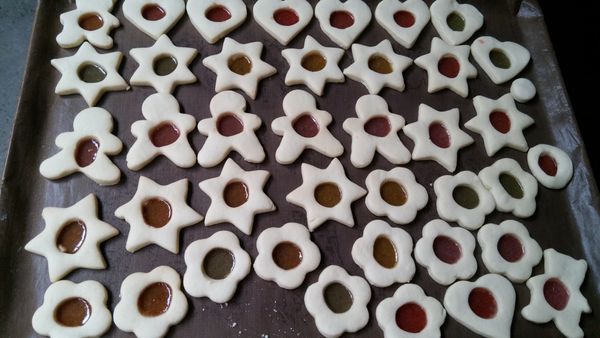 再放入烤箱烤至糖果融化即可。