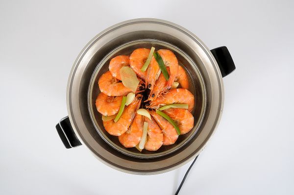 海鮮快熟不宜蒸太久以免肉質變老。