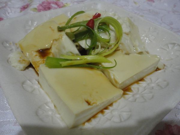 懶人煮"雞蛋豆腐"即完成.