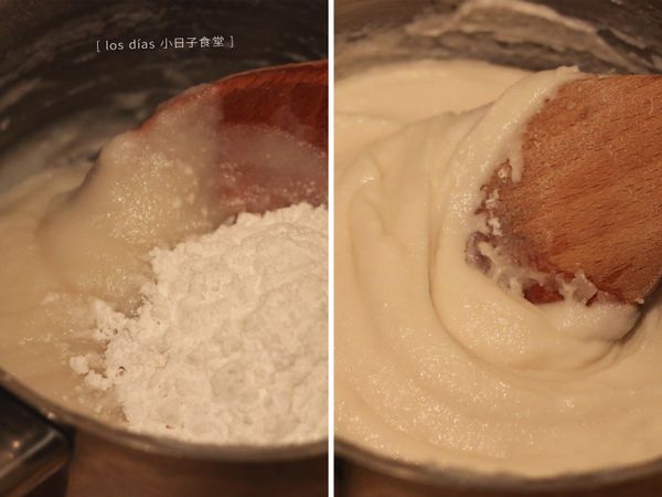 在冷卻的米糊中拌入樹薯粉（地瓜粉）與太白粉，攪拌均勻備用。
