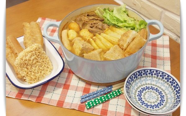 讓你吃了身體暖呼呼的麻辣火鍋上桌>///<
濃郁的麻辣香氣十分迷人呀!!!!