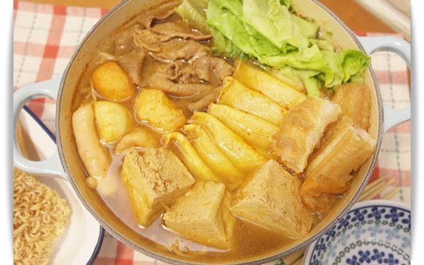 不用到外面餐廳吃麻辣鍋啦~~在家動手煮一鍋就是這麼簡單:)