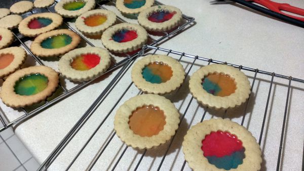 完成後的玻璃薑餅甜甜辣辣很好吃唷!