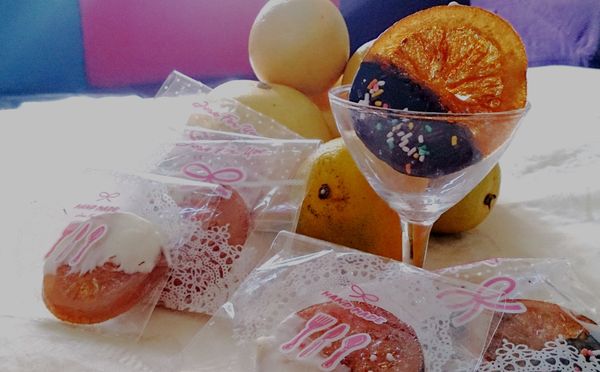 這個甜點如果要放室溫，先一片片裝袋包好再找乾淨的罐子裝好放在陰涼處，約可放半個月至一個月，記得不可以放在太潮濕的地方，會壞掉!
如果放在冰箱冷藏，一樣要用乾淨的容器裝好，只要不潮溼約可放3至4個月。
當然，所謂的甜點~
還是早點吃完放到肚子裡是最好的!!!