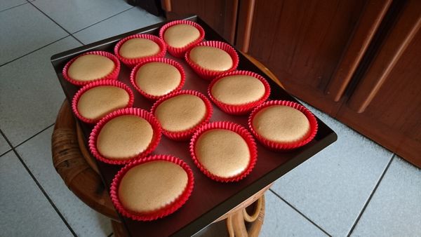 出爐後敲三下烤盤 放涼即可食用