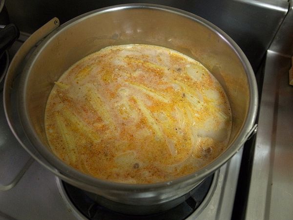 C料理包再丟進去就變成有香有辣有鹹的好湯頭