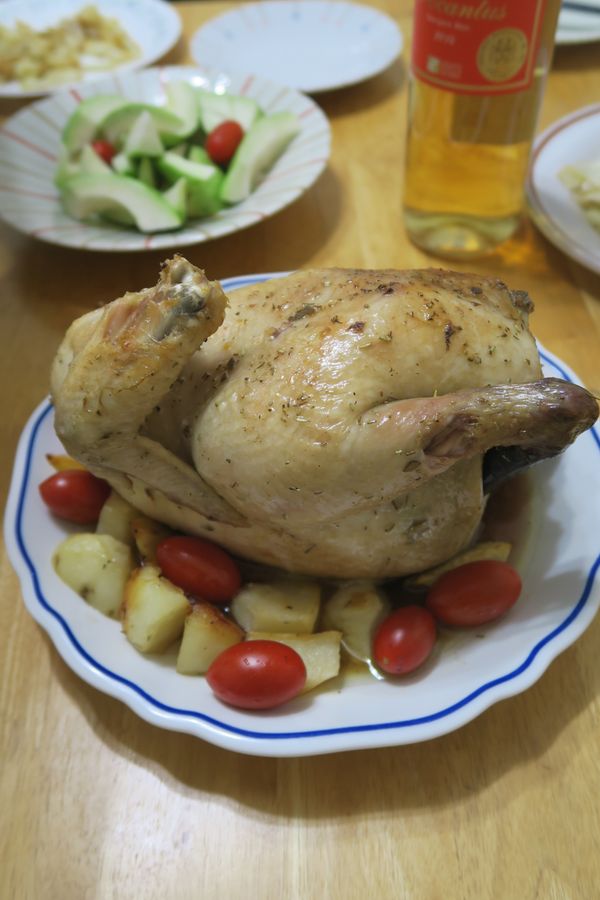 完成了~一起來享用好吃的烤雞吧!