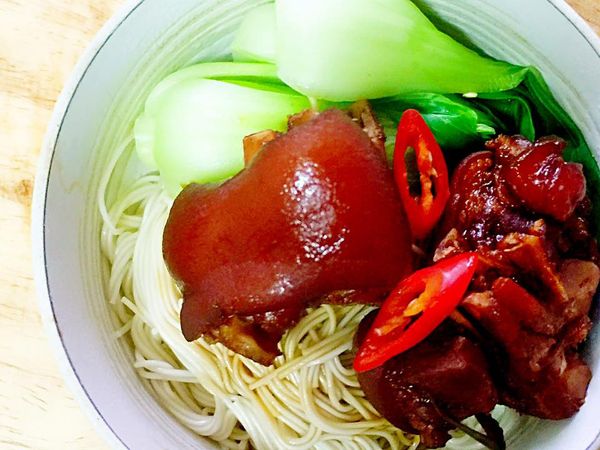 電鍋外鍋加水3米杯(約50分鐘，如果外鍋水太滿鍋蓋蓋不緊的話，就分兩次加)，跳起後再悶20~30分鐘