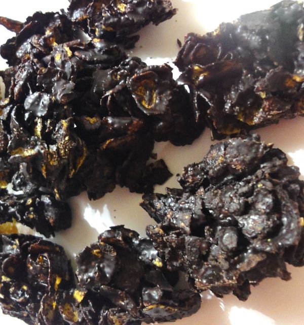 巧克力磚切碎隔水加熱融化