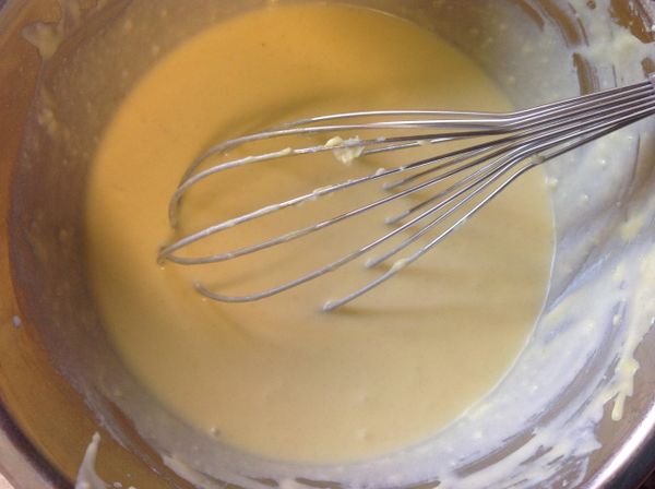 攪拌均勻拌均即完成蛋黃麵糊