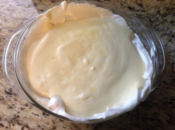 不要攪拌太久,不然蛋白霜會消泡