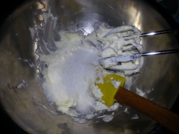 加入糖及鹽攪拌