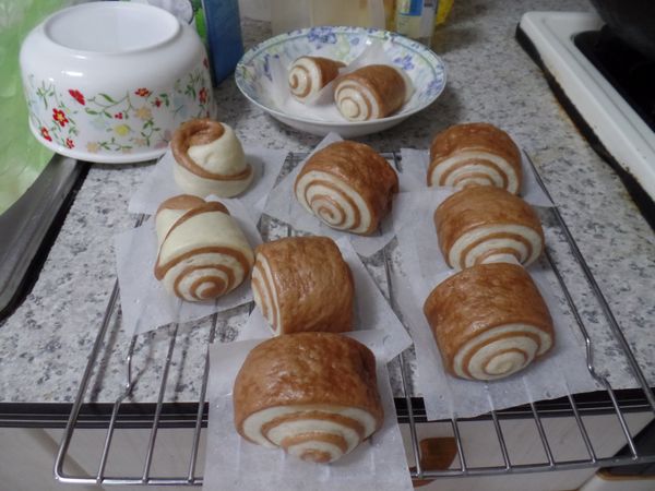 完成~~~
電鍋也是一樣道理 一杯水  記得鍋蓋包毛巾 吸水~很簡單做做看~