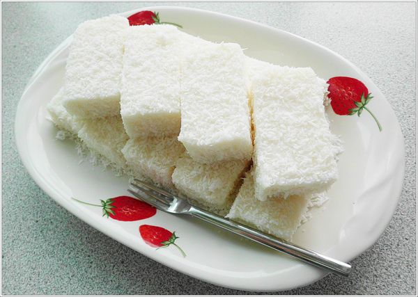 未吃完的雪花糕可移入保鮮盒中冷藏~兩天內吃完最新鮮。

👉也可用少量"動物性鮮奶油"取代一部份的鮮奶一起使用~更香 !
為了保持成品的雪白..使用白細砂糖最佳。