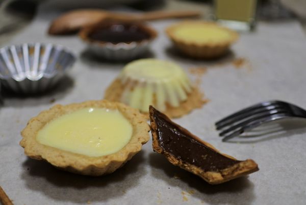 放涼成品便完成了! 但是布丁粉畢竟是加工的材料，因為住處只有瓦斯爐所以用這種比較方便的做法，如果可以還是天然做的最好喔!