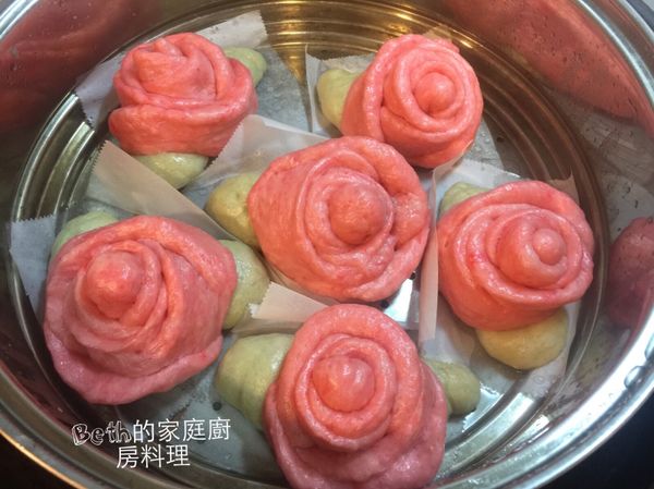 瓦斯爐火大火蒸15分鐘，或是電鍋外鍋半杯水按下跳起即可