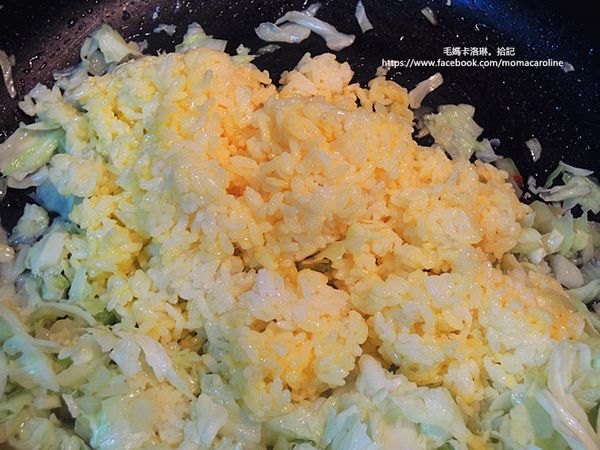 加入白飯繼續拌炒