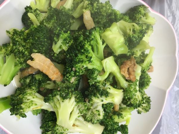 以魚露，紹興酒調味即成。