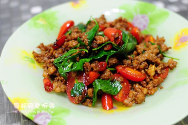 最後滴入檸檬汁提香，即可起鍋