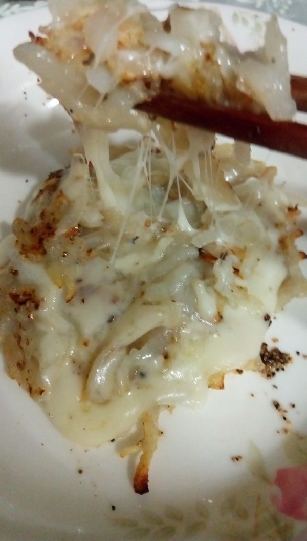 可以加起士在上面增加口感香味！
或是兩片夾在中間做成夾心起士煎餅～