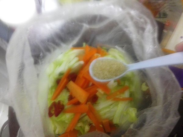 再來是六大匙的糖