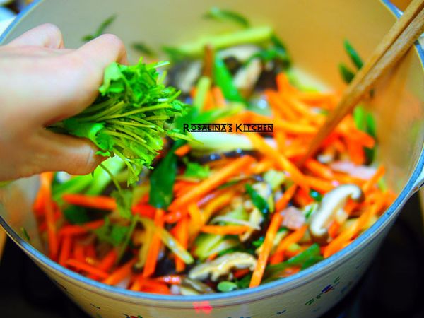 香菜梗也是很香的一種食材，不喜歡香菜，可以省略不加。