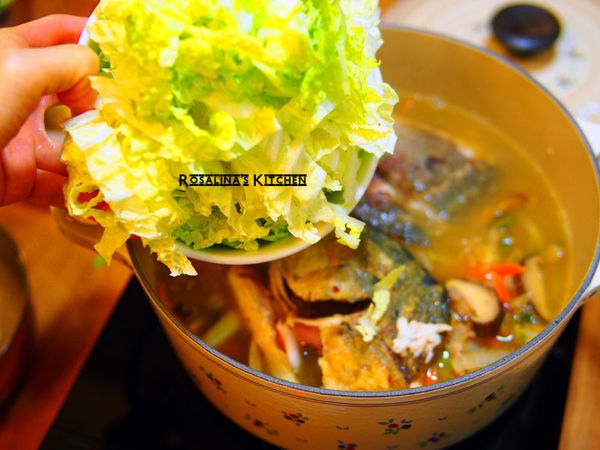 補一些白菜的葉子，不要太多。不然會沒湯喝。