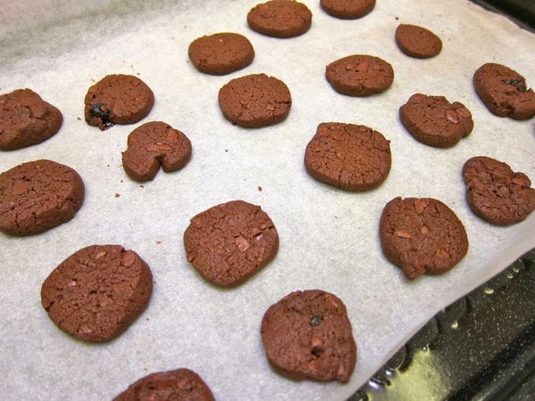 烤箱預熱160度烤12分鐘左右，烤好取出放涼即可