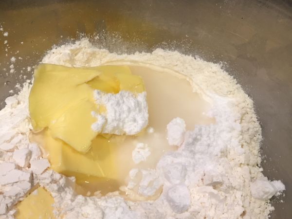 油皮和水皮各自分開搓成團