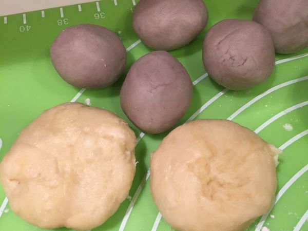 將油皮分為20g一份
水皮分為40g一份