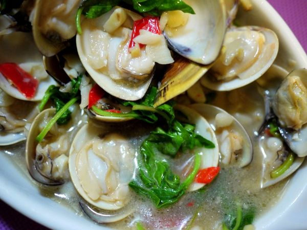 那個湯汁還可以拿來煮稀飯or拌乾飯都很不錯唷....