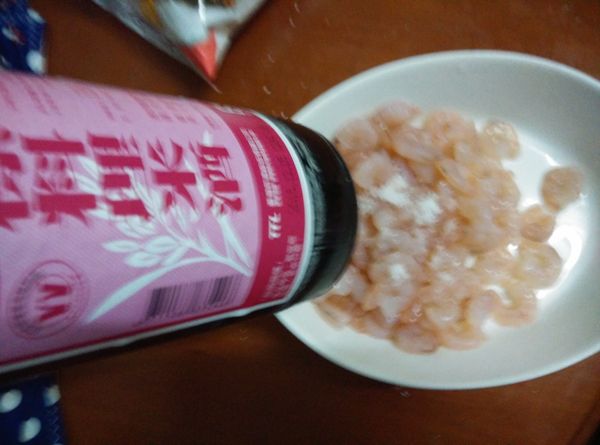 淋上少許米酒提鮮。