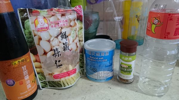 準備下列食材,品牌不拘,主要當醃料,份量憑感覺加即可