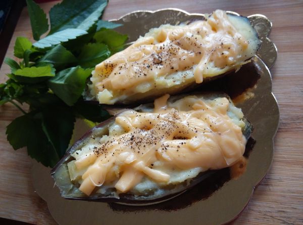 靜待2分鐘，就可以看到地瓜泥的熱度讓起司融化，美味加倍。