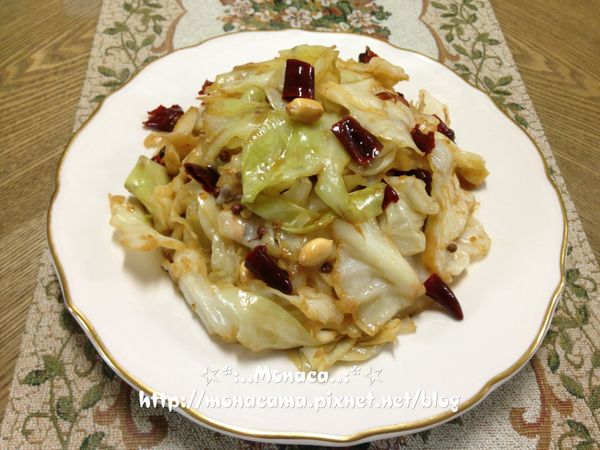 花生米:1大匙
，炒至喜歡的熟軟度後，加入花生米翻炒起鍋。