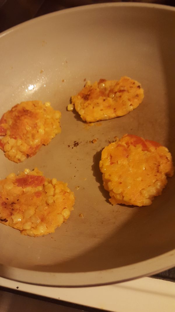 用平底鍋煎至黃金色即可