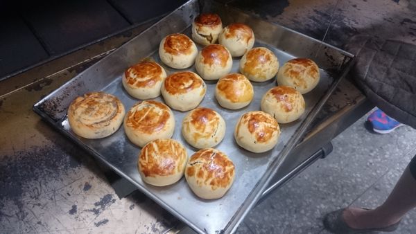 待月餅轉至金黃色，即可出爐