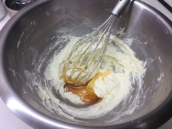 加入蜂蜜，拌勻。