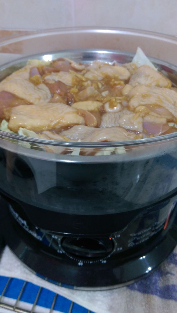 放進蒸籠，或者鍋裡大火蒸20分鐘至熟