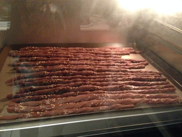 送烤箱，上下火180度烤15~20分鐘，完成。(喜歡脆硬口感的話，可以烤箱餘溫放一晚，隔天吃起來完全符合香酥脆的棒棒胖的口感)