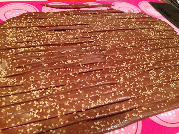 切成約一公分寬條狀。