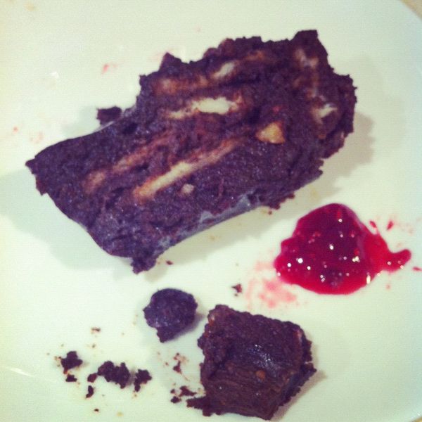 配上手工果醬，或是冰淇淋各有不同風味，也可以用碗乘裝拿湯匙大口大口挖來吃！