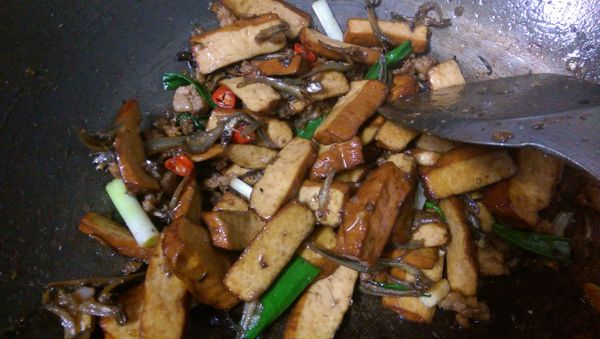 下[醬料]   一起炒至入味