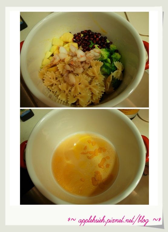 綠花椰、蟹肉燙熟後放涼,石榴處理好備用