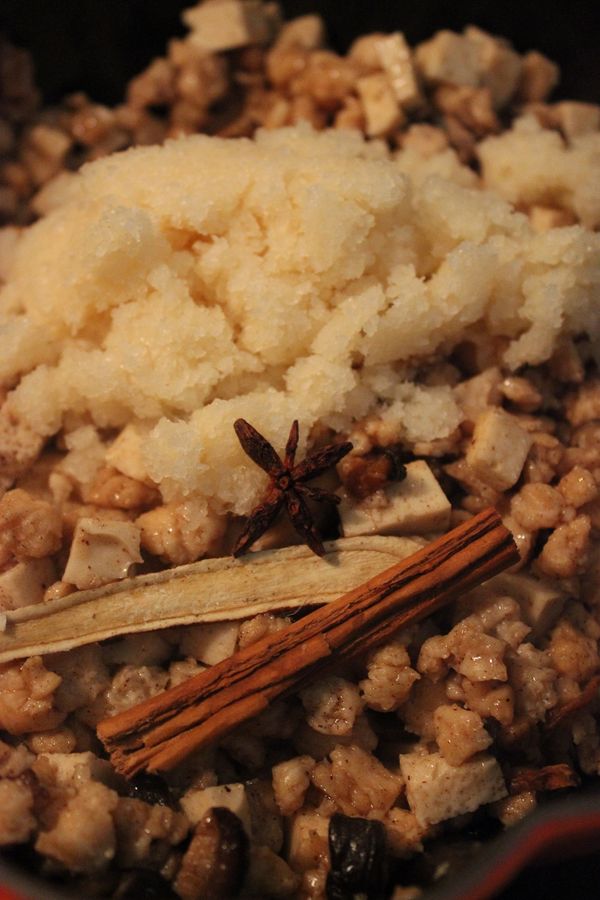 下一顆八角,半支肉桂,一片甘草