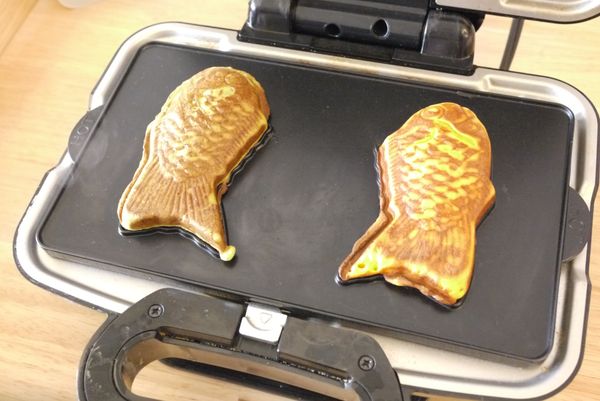 3分鐘後，可口美味的小松菜鬆餅＆紅蘿蔔鬆餅，就完成啦～