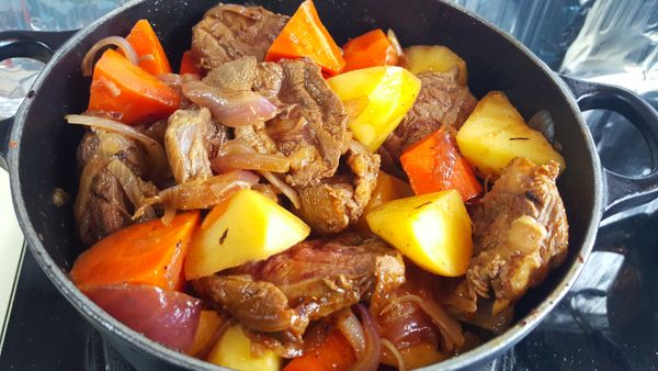 將所有雞湯及 調味 加入，拌勻後，煮至滾，關火。